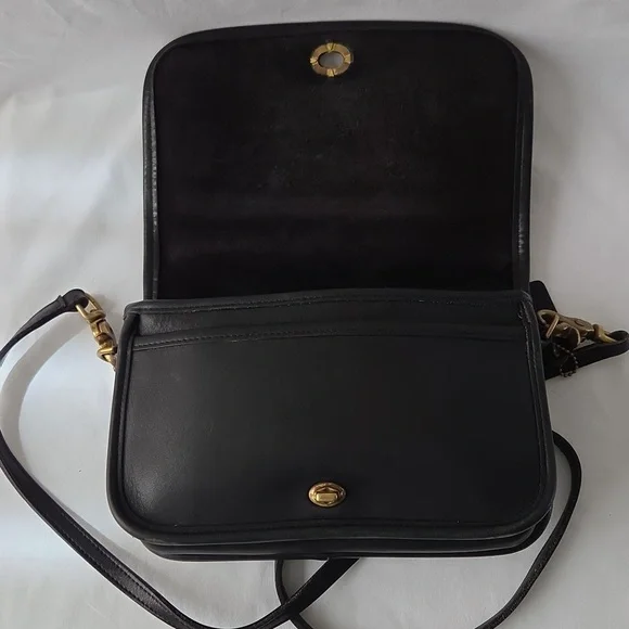 Vintage Leather Coach Pocket Purse 9755 - Picture 7 of 16